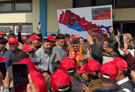 अध्यक्ष ओली गृहजिल्ला झापामा, कार्यकर्ताद्वारा भब्य स्वागत