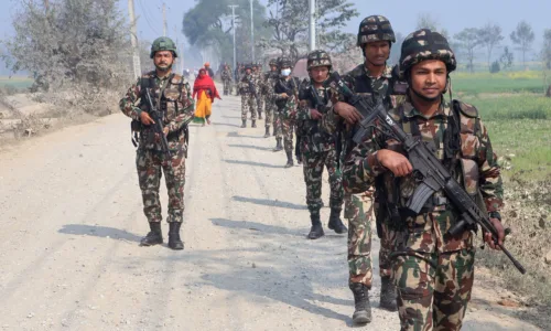 अधिकांश सरकारी कार्यालय, कारगार र प्रमुख राजमार्गहरु नेपाली सेनाको निगरानीमा