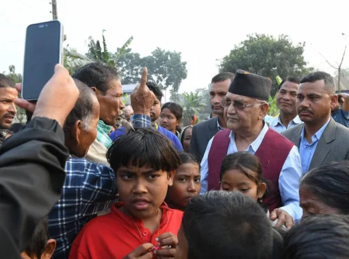 एमालेका अध्यक्ष ओली झापाबाट काडमाडौं फिर्ता, चुनावी घोषणापत्र सार्बजनिक हुँदै