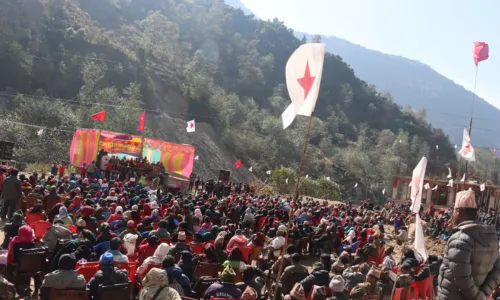 जनयुद्ध दिवशको मञ्चबाट पुष्पकमल दाहालको चुनाव प्रचार