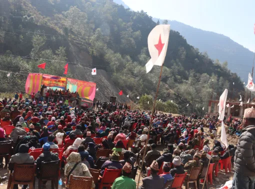 जनयुद्ध दिवशको मञ्चबाट पुष्पकमल दाहालको चुनाव प्रचार