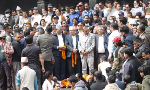 एमालेका अध्यक्ष केपी ओलीका पिताको पशुपति आर्यघाटमा अन्त्येष्टि