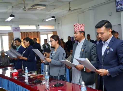 संसदीय समितिका १२ जना सभापतिहरुद्वारा पद तथा गोपनीयताको सपथ