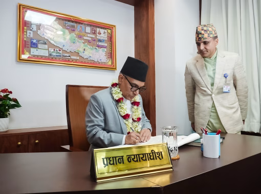 सर्बोच्च अदालतका प्रधानन्यायाधीश डा. शर्माद्वारा पदभार ग्रहण